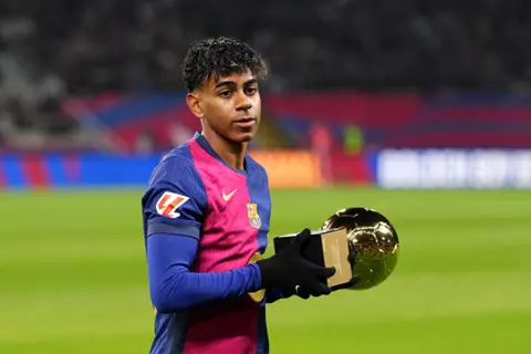 25 لاعباً.. القائمة النهائية لجائزة الفتى الذهبي 2025